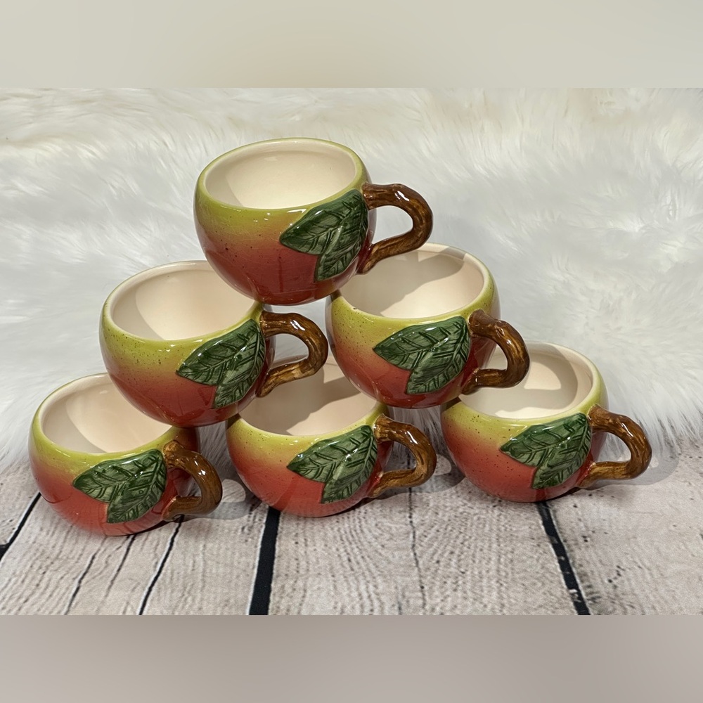 6 Russ Berrie Handmade Apple Design Mugs With Green Leaf